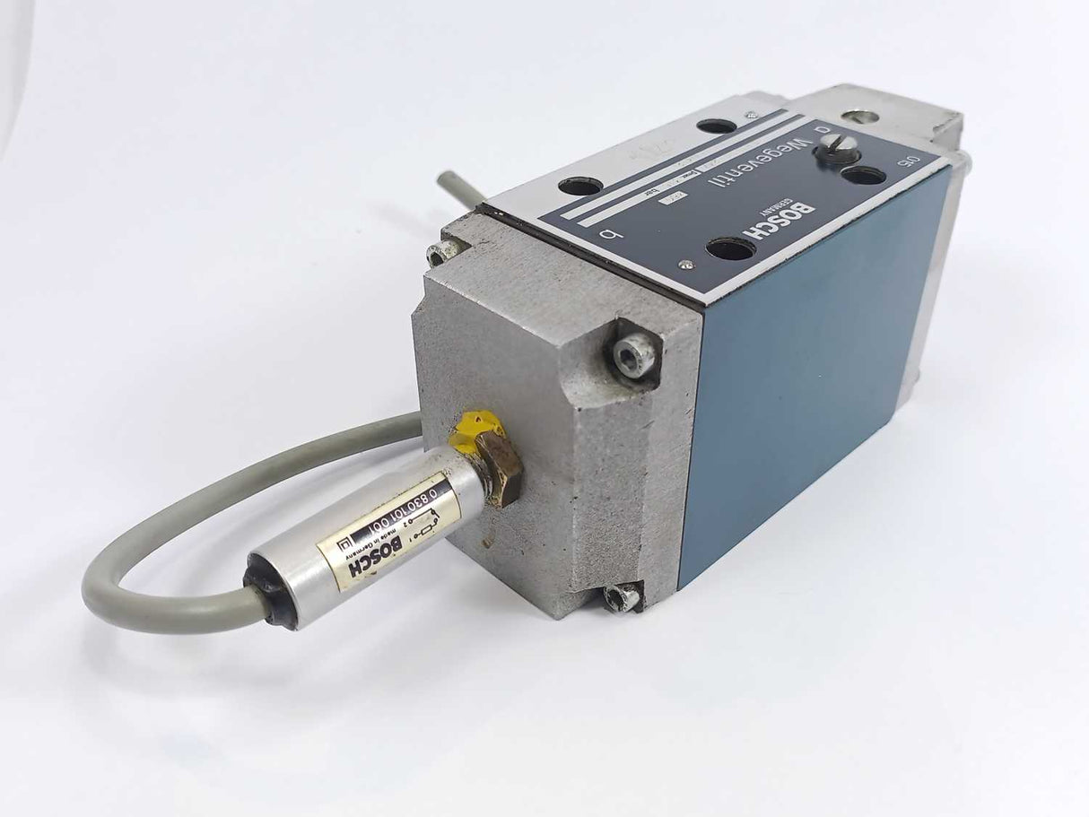 Bosch 0 810 001 247 Hydraulic Directional Control Valve