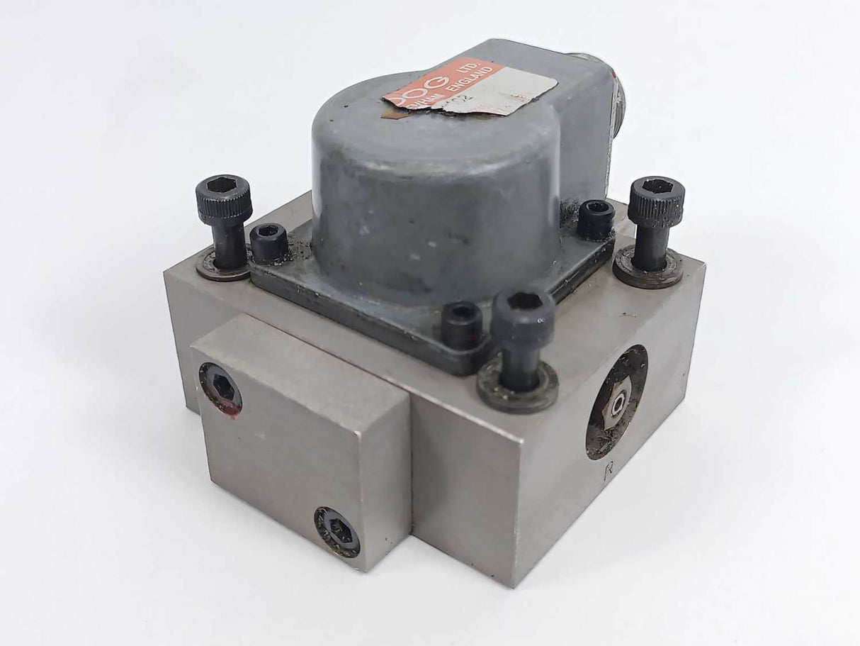 Moog 76-102 Series 76 Control Servo Valves