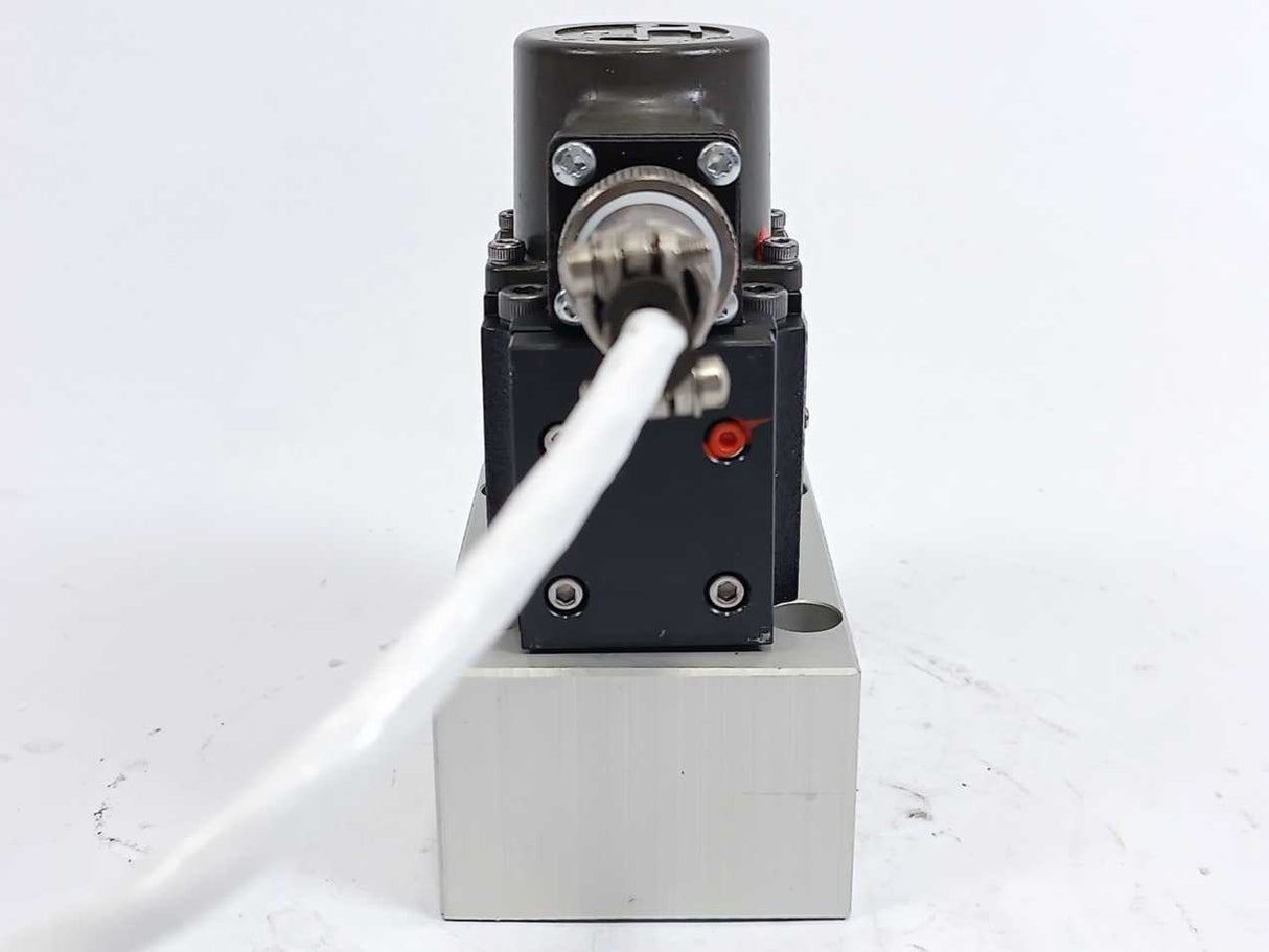 Rexroth R900951449 4WS2EM 6-22/5B11ET315K17EV Hydraulic Servo Valve