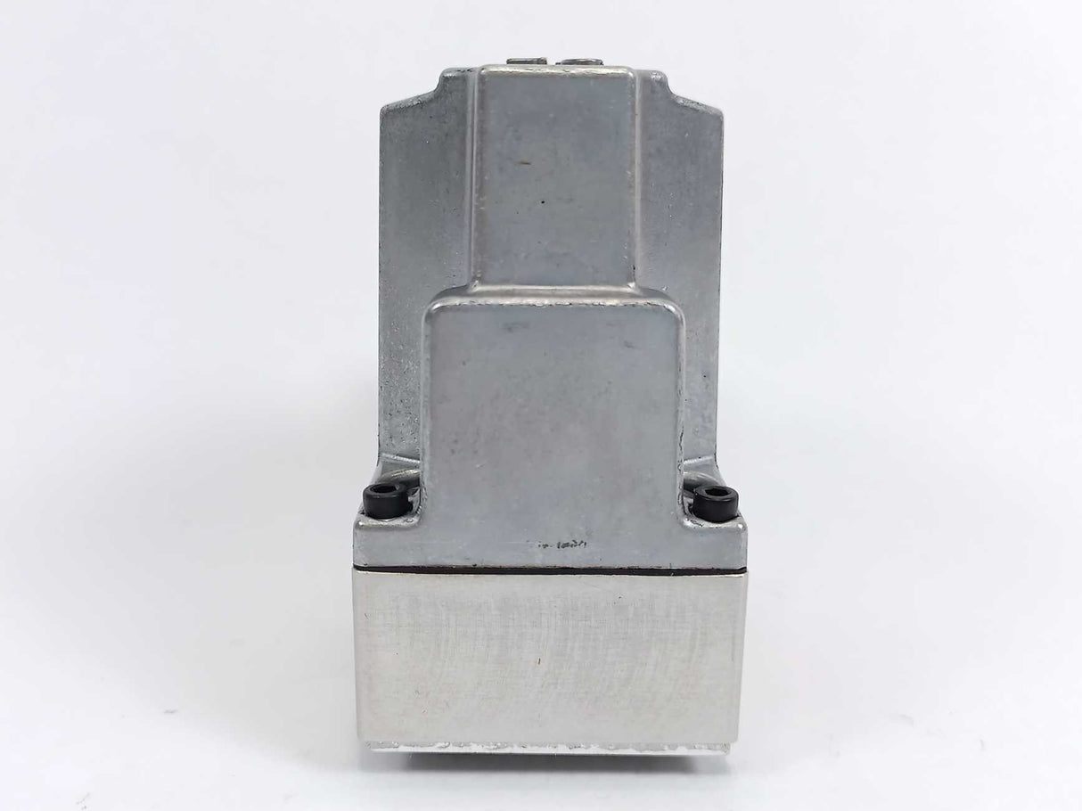 Moog D061-814C Rev. C, J09HOAM4HB2 Servo Valve