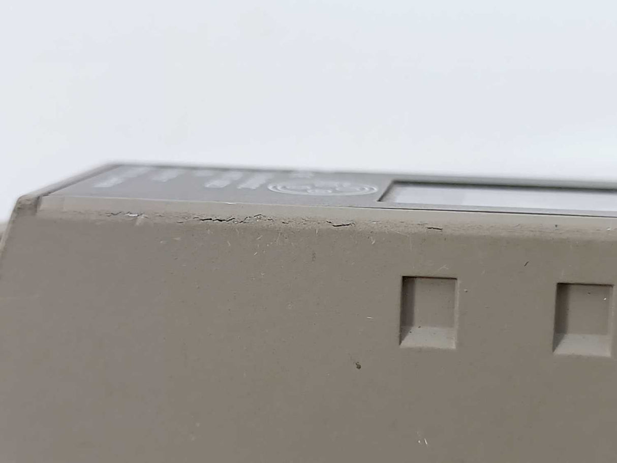 OMRON E3S-CR67 Photoelectric Sensor
