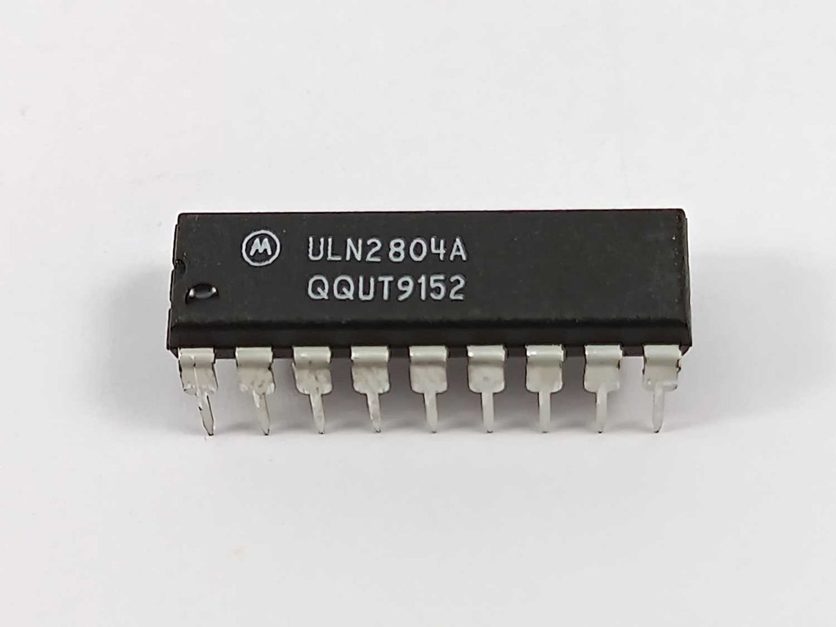 MAXIM ULN2804A QQUT9152 Batch Size: 21