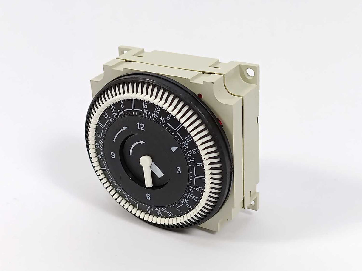 GRÄSSLIN 02.76.0081.1 FM/1 QRWUZ TIME SWITCH