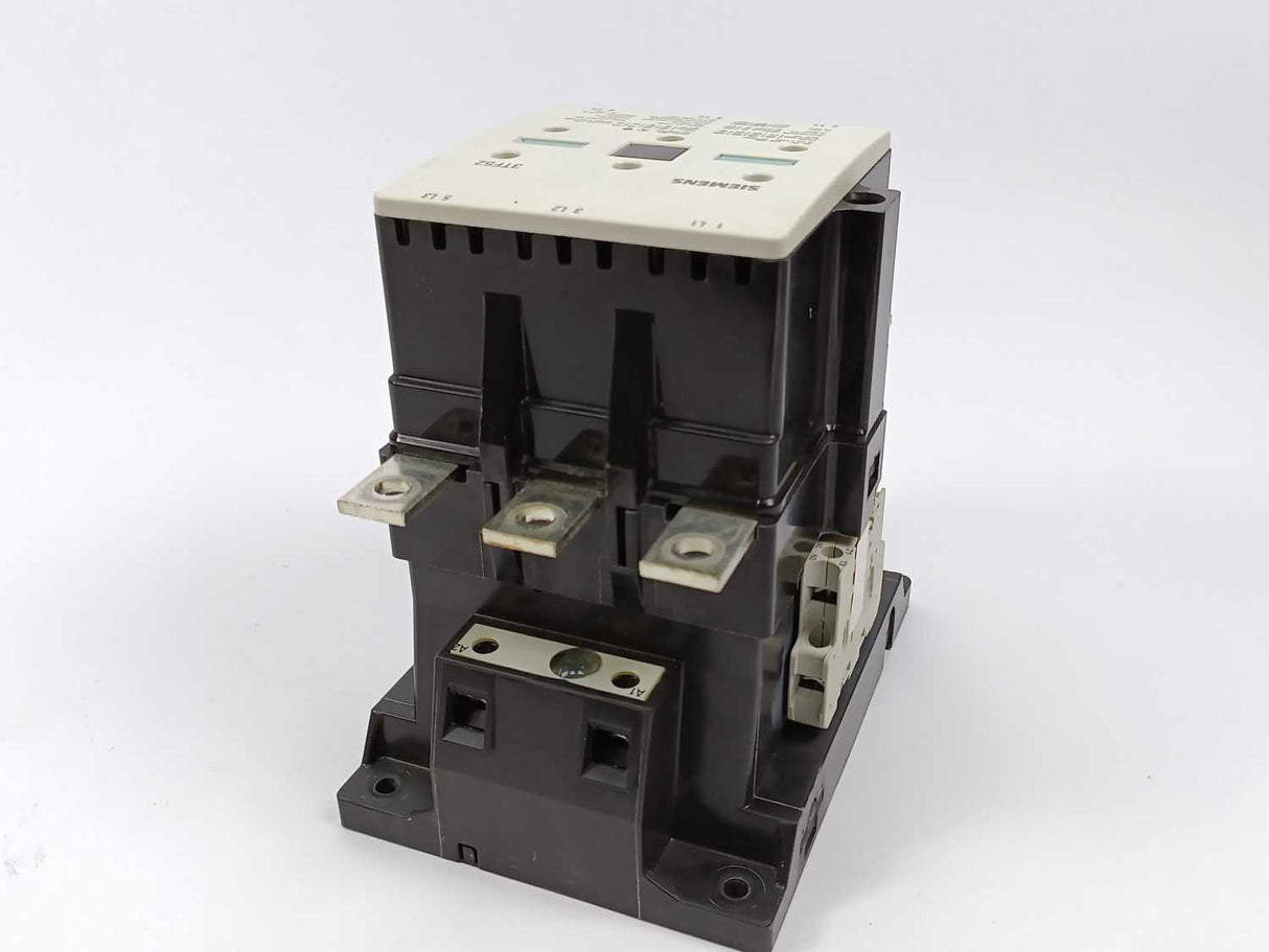 Siemens 3TF5222-0AP6 Contactor w/ 240V 60Hz/220V 50Hz Coil