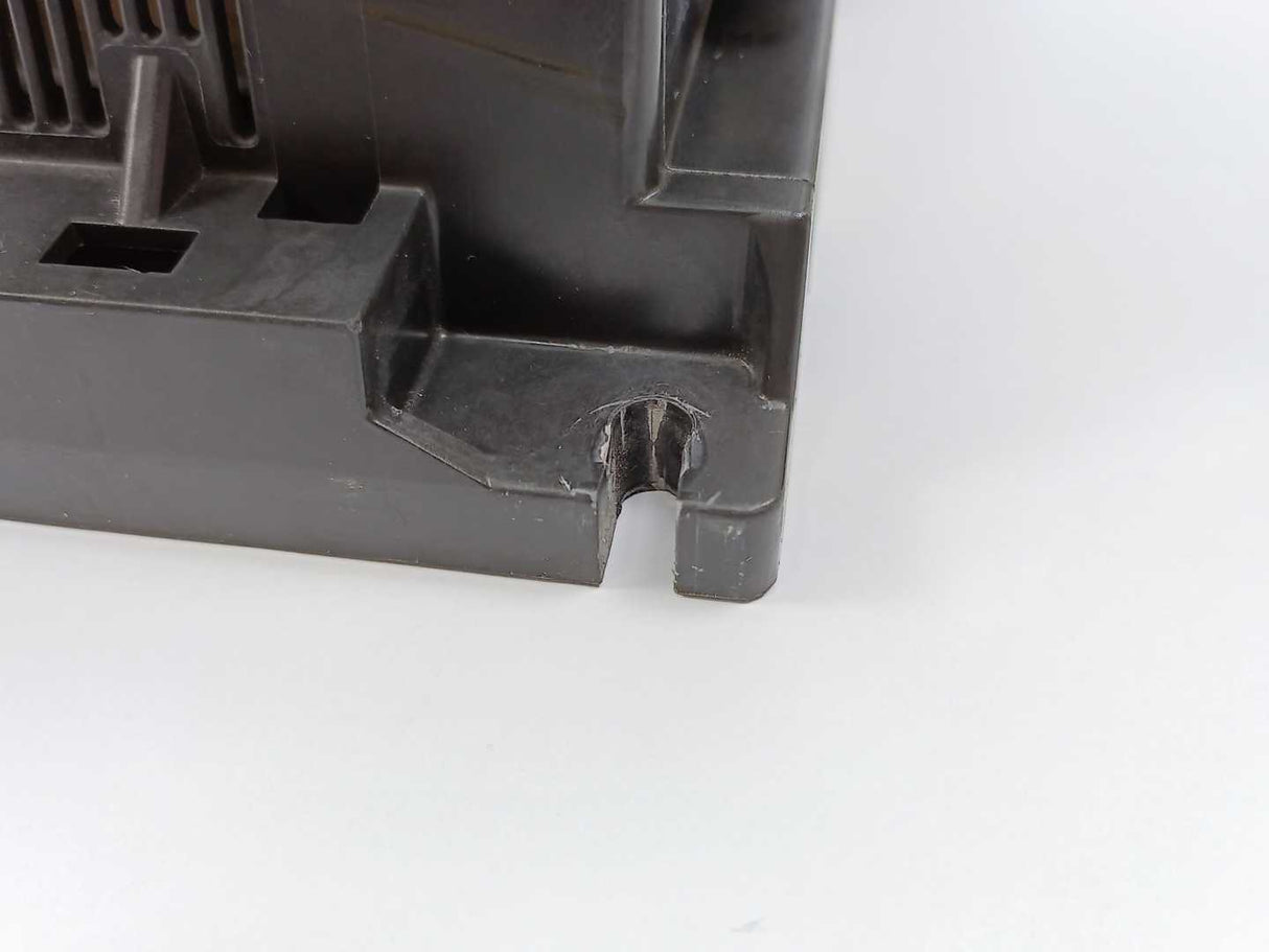 Siemens 3TF5222-0AP6 Contactor w/ 240V 60Hz/220V 50Hz Coil