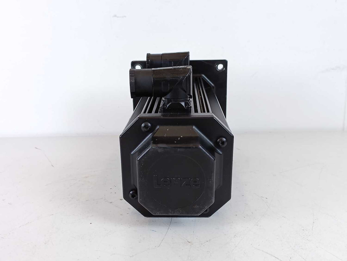 LENZE MDSKSBS056-33 15550949 Servo Motor 325V, 4.2Nm, 200Hz