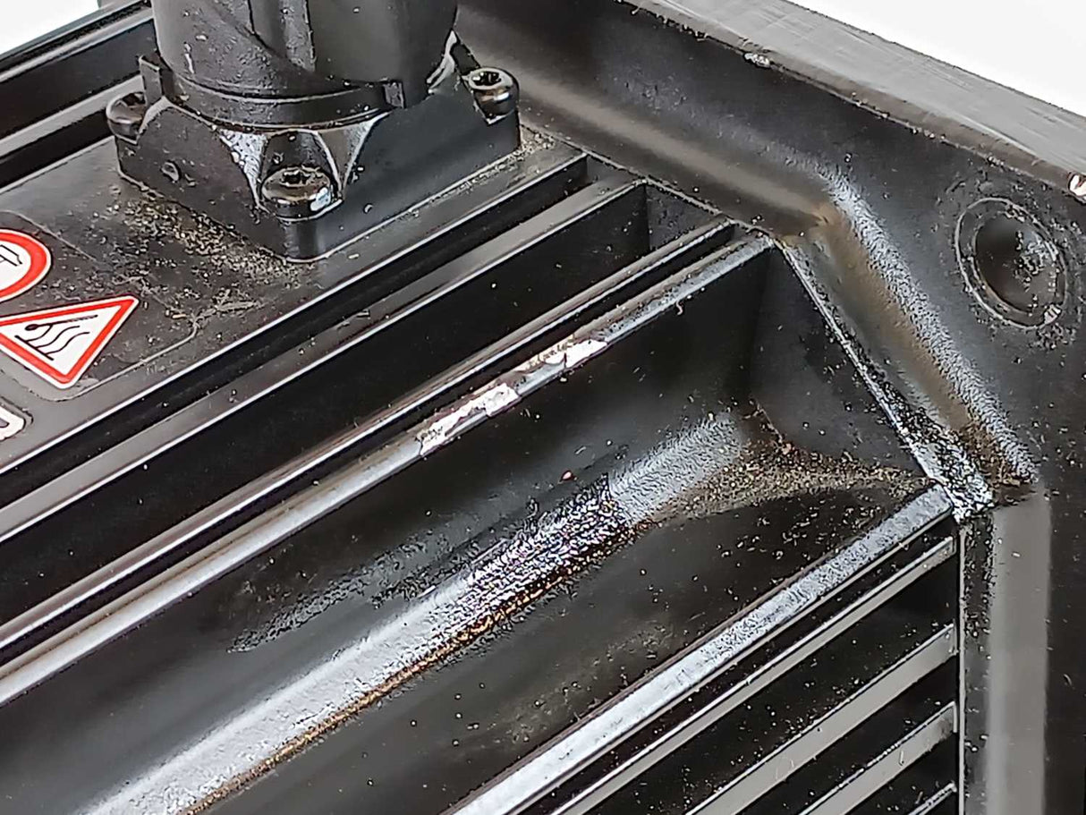 LENZE MDSKSRS071-13 15480386 Servo Motor 325V, 8.3Nm, 185Hz, 3700r/min