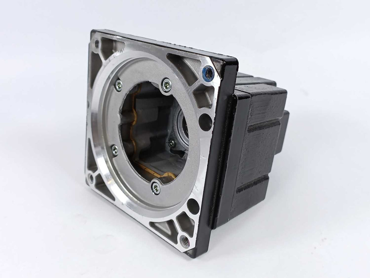 LENZE GST04-2SVCR056C33 Gearbox i=5.850, 24Nm, 200Hz, 683,7 r/min