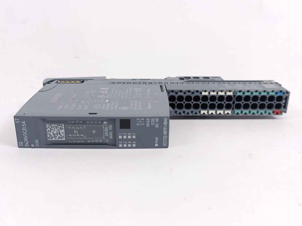 Siemens 6ES7132-6BF01-0BA0 SIMATIC ET 200SP Digital Output Module Batch 5pcs.
