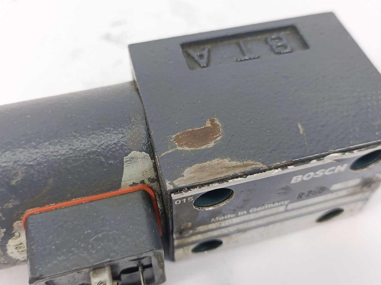 Bosch 0810091227 081WV06P1V1012WS024/00D0 Hydraulic Directional Control Valve