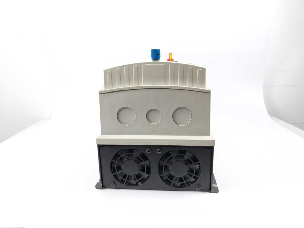 LENZE ESV223N04TMD-BT 400/480VAC, 50-60Hz, 52/45A Frequency Inverter Drive