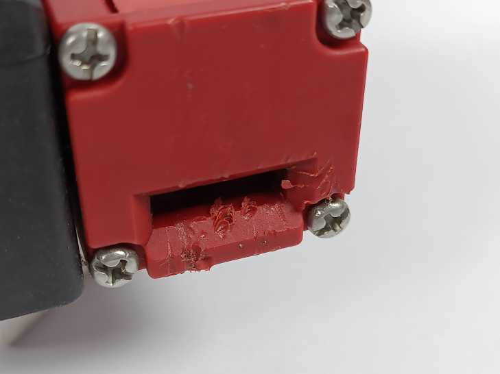 OMRON D4NL-4EFG-B Guard Lock Safety-Door Switch