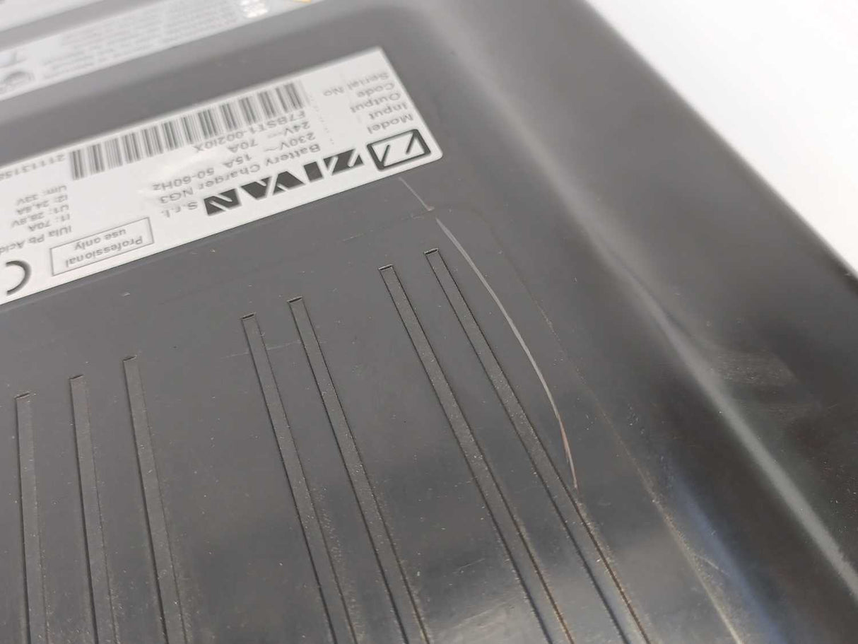 ZIVAN F7BST1-002I0X Battery Charger NG3, IN: 230V-15A. OUT: 24V-70 A