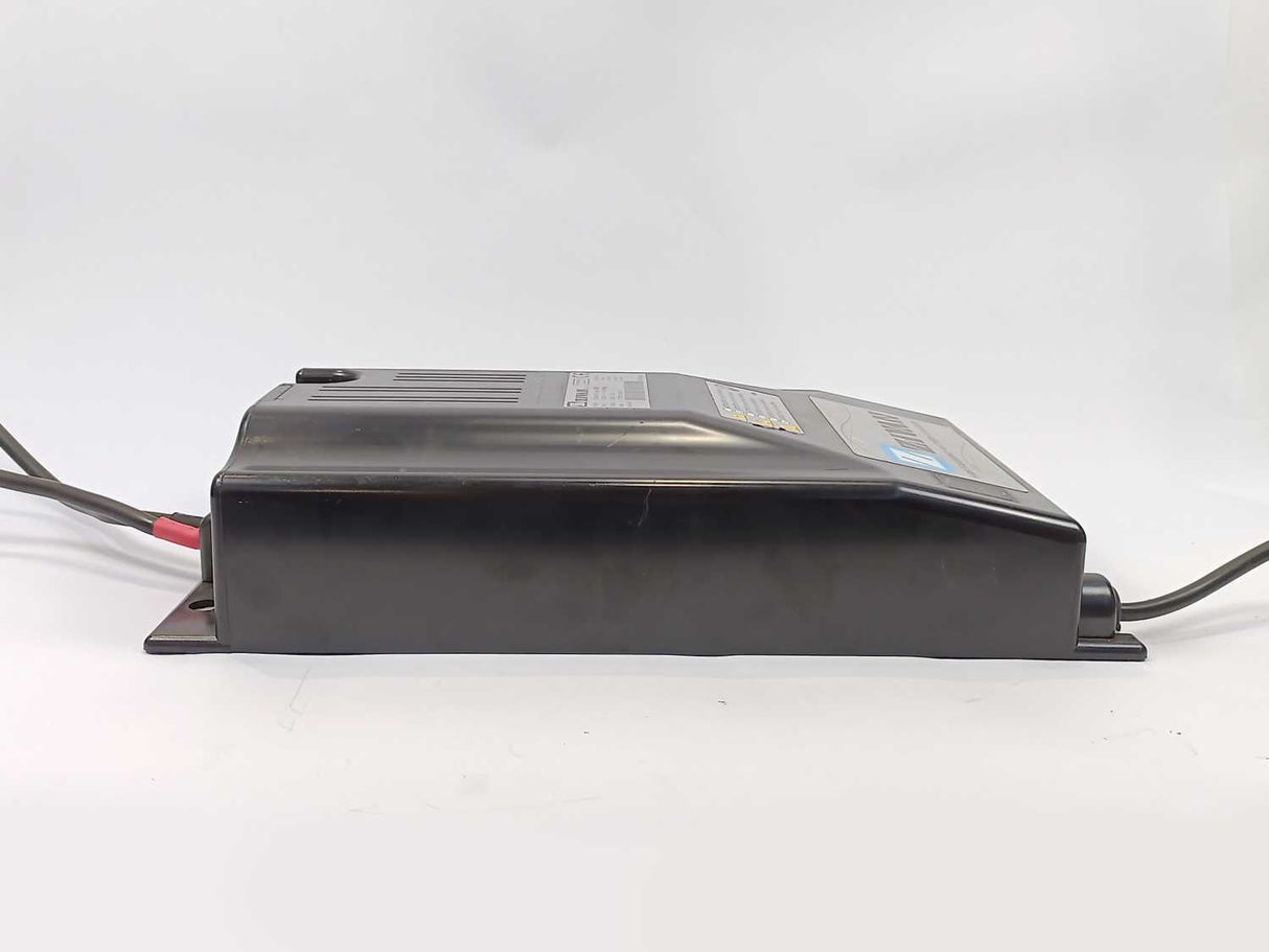 ZIVAN F7BST1-002I0X Battery Charger NG3, IN: 230V-15A. OUT: 24V-70 A