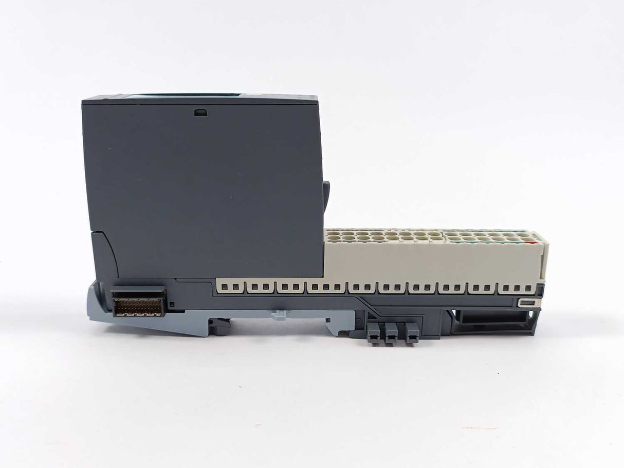 Siemens 6ES7 131-6BF00-0BA0 SIMATIC ET 200SP + 6ES7 193-6BP20-0DA0