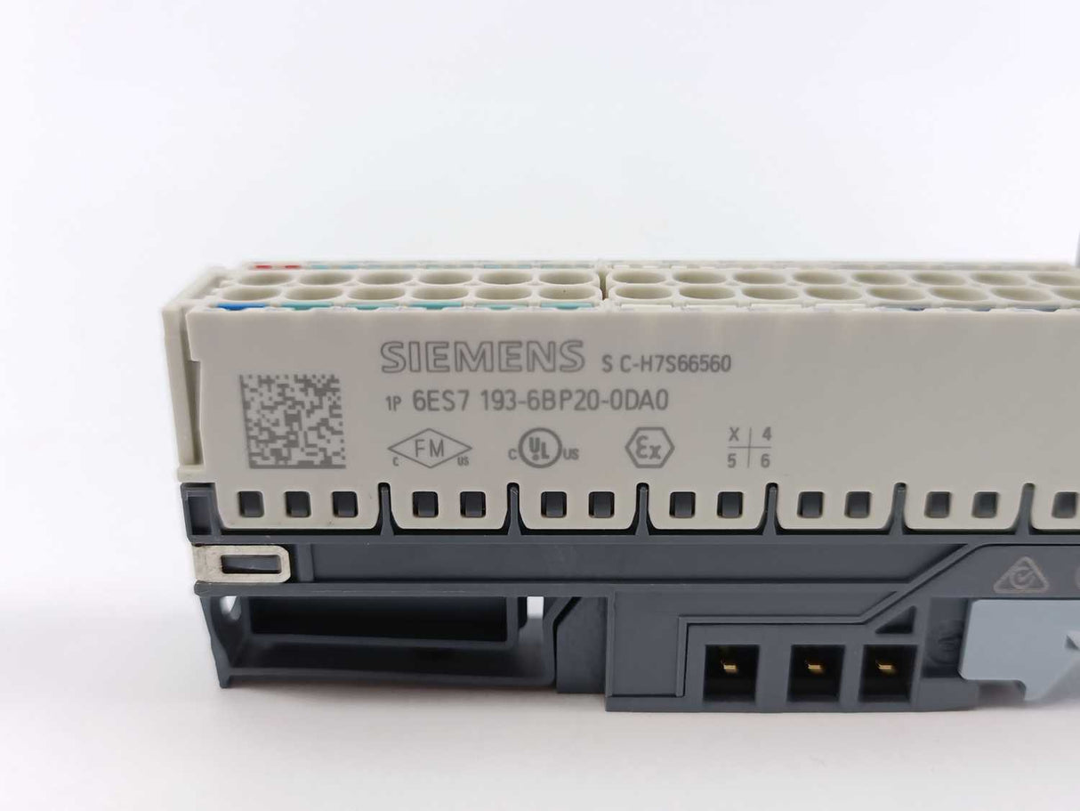 Siemens 6ES7 131-6BF00-0BA0 SIMATIC ET 200SP + 6ES7 193-6BP20-0DA0