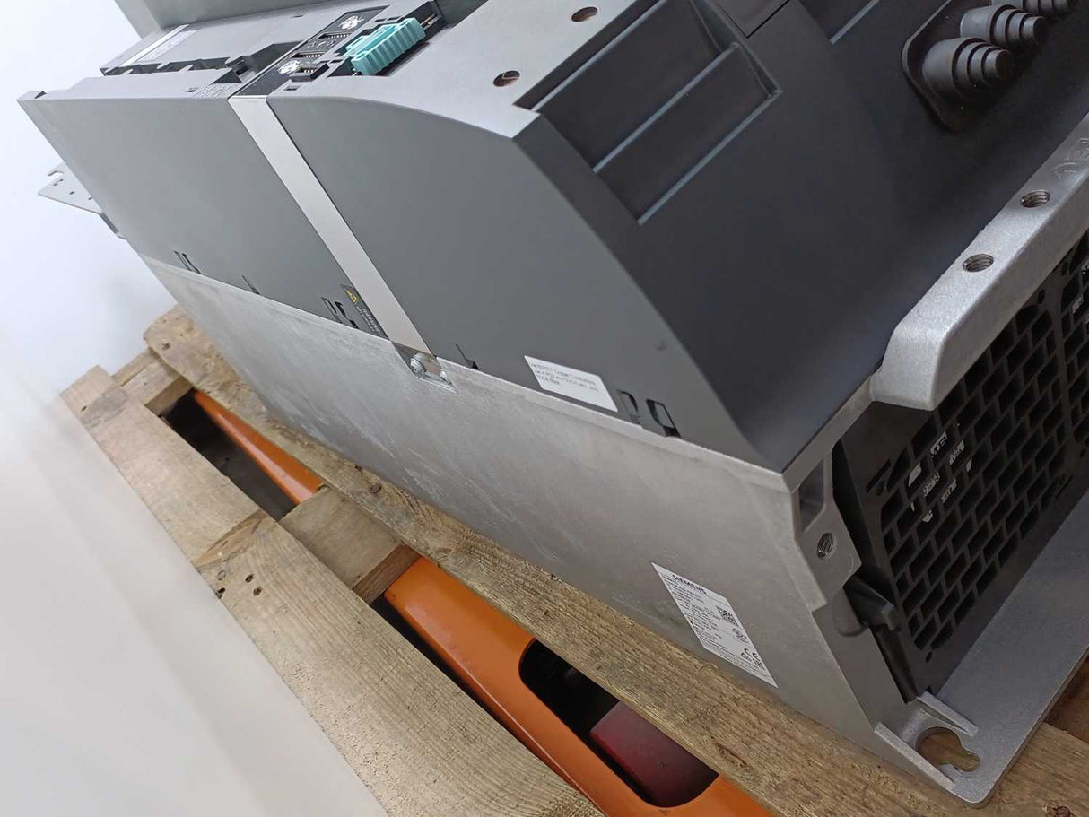 Siemens 6SL3210-1PE31-5AL0 Power Module PM240-2