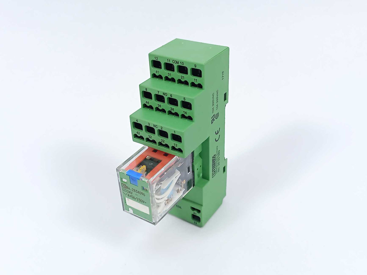 Phoenix Contact 2833589 Relay Base w/ 2834096 Single Relay