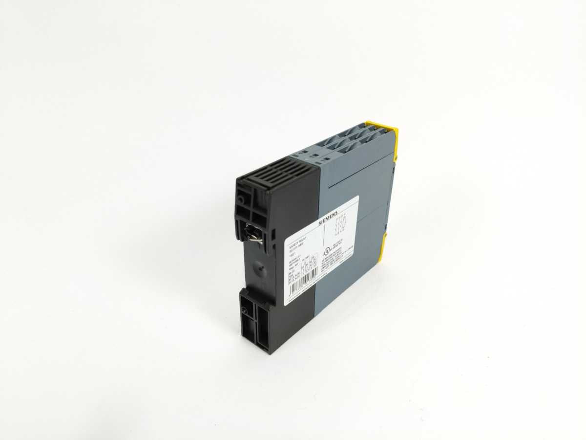 Siemens 3SK1111-1AB30 SIRIUS safety relay