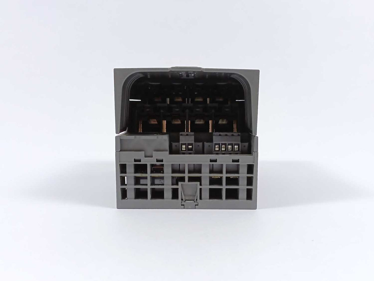 Siemens 6GK5208-0BA00-2AF2 SCALANCE XF208 Industrial Ethernet Switch.