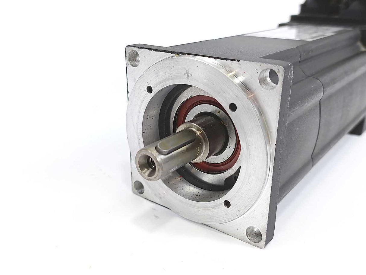 LENZE MCS06I41-RS0B0-B11N-ST5S00N-R0SU 15548902 Compact Servo Motor 0.64kW