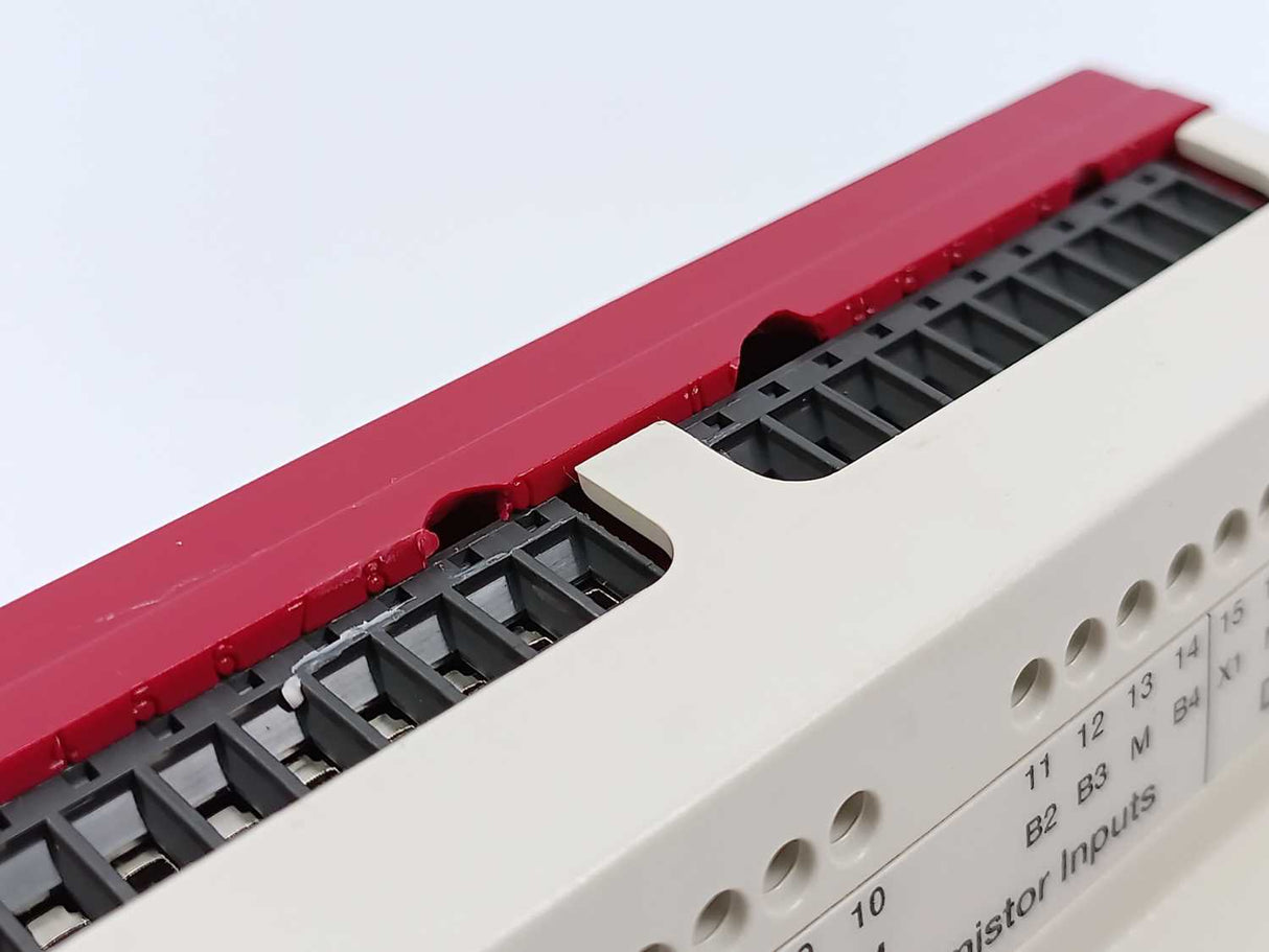 TAC 0-073-0011-2 302/N/P Xenta 302 Programmable Controller