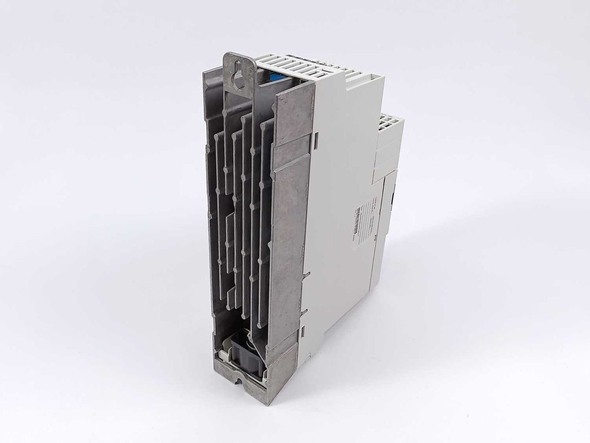 LENZE E84AVSCE3024SXS-ERXXX 15847912 8400 StateLine C 3,0kW Inverter Drive