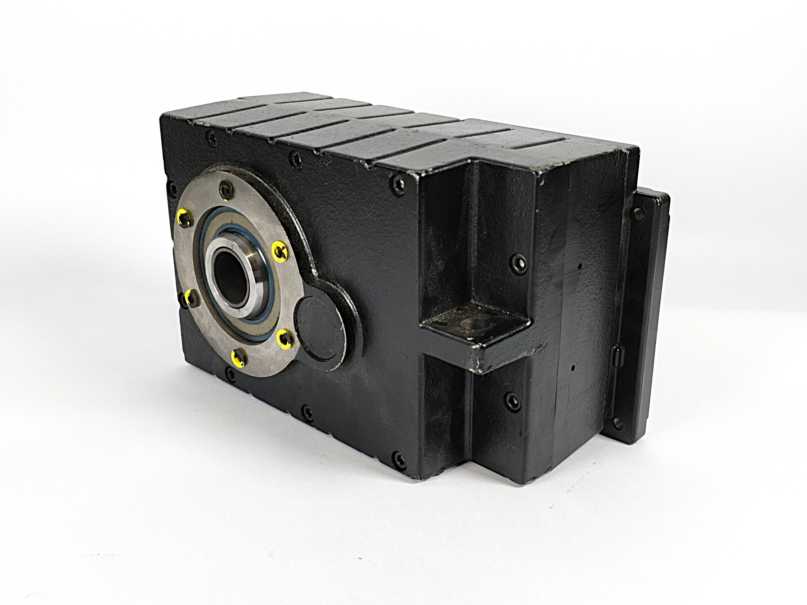 LENZE GFL05-2SSCR-071C33 Gearbox i=9,946, 119Nm, 362 r/min (180Hz)