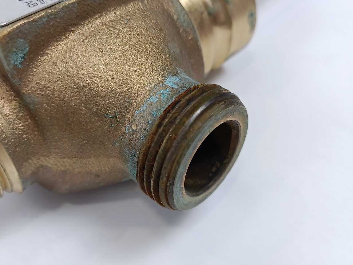 Siemens VXG41.1301 3-port seat valve, PN16, DN15, kvs 1.6