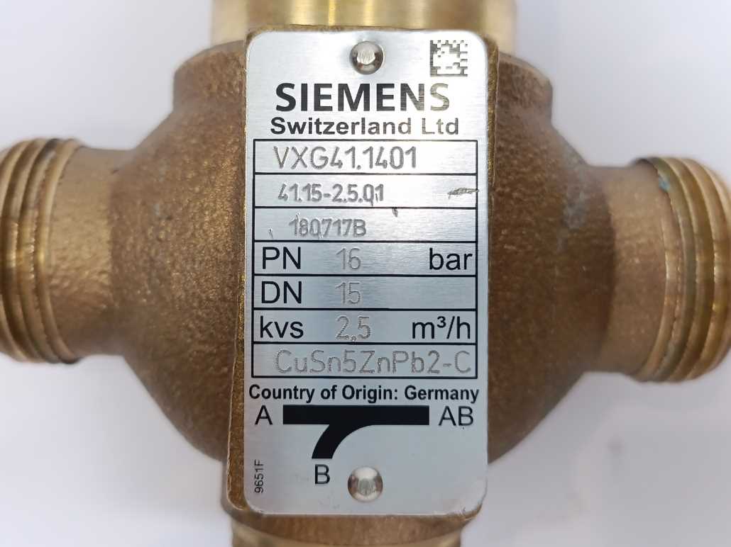 Siemens VXG41.1401 3-port Seat Valve, External Thread, PN16, DN15, kvs 2.5