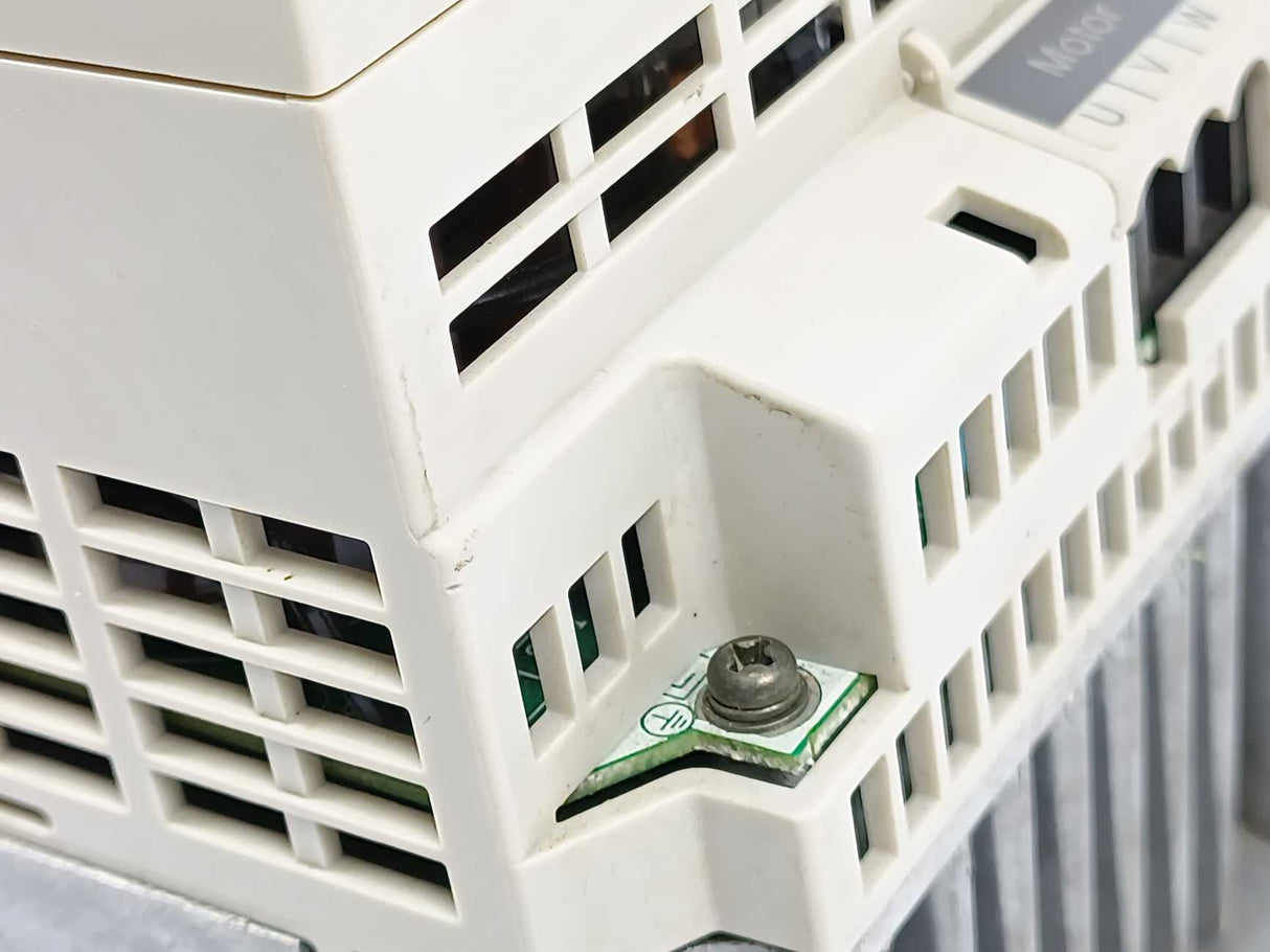 OMRON 3G3EV-AB007M-CE Sysdrive 3G3EV Inverter, 0,75kW