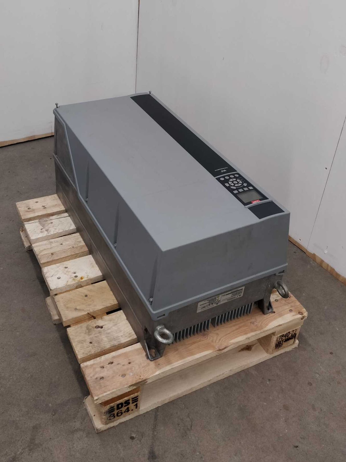 Danfoss 131B8674 75kW FC-302P75KT5E55H1XGCXXXSXXXXAXBXCXXXXDX