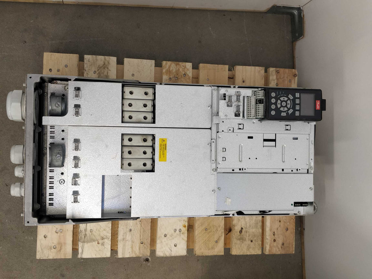 Danfoss 131B8674 75kW FC-302P75KT5E55H1XGCXXXSXXXXAXBXCXXXXDX