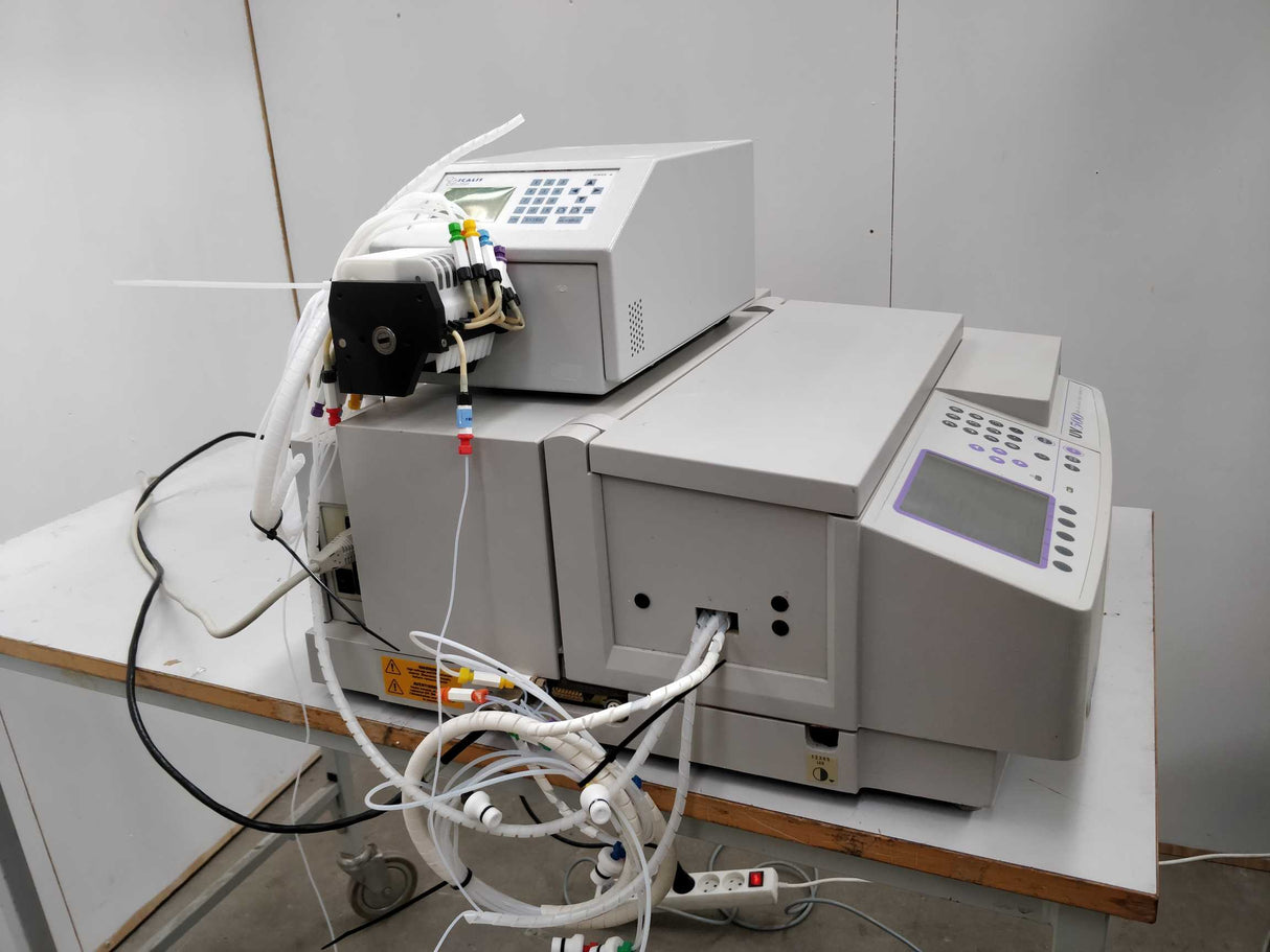 Unicam UV530 Spectrophotometer with 176.700-QS & PCP490