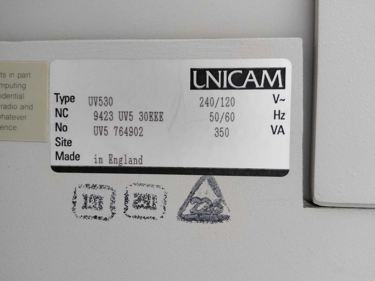 Unicam UV530 Spectrophotometer with 176.700-QS & PCP490