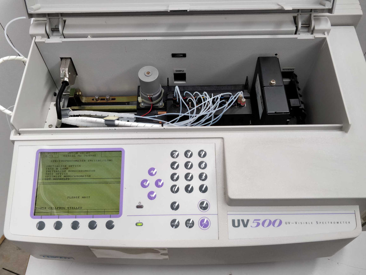 Unicam UV530 Spectrophotometer with 176.700-QS & PCP490