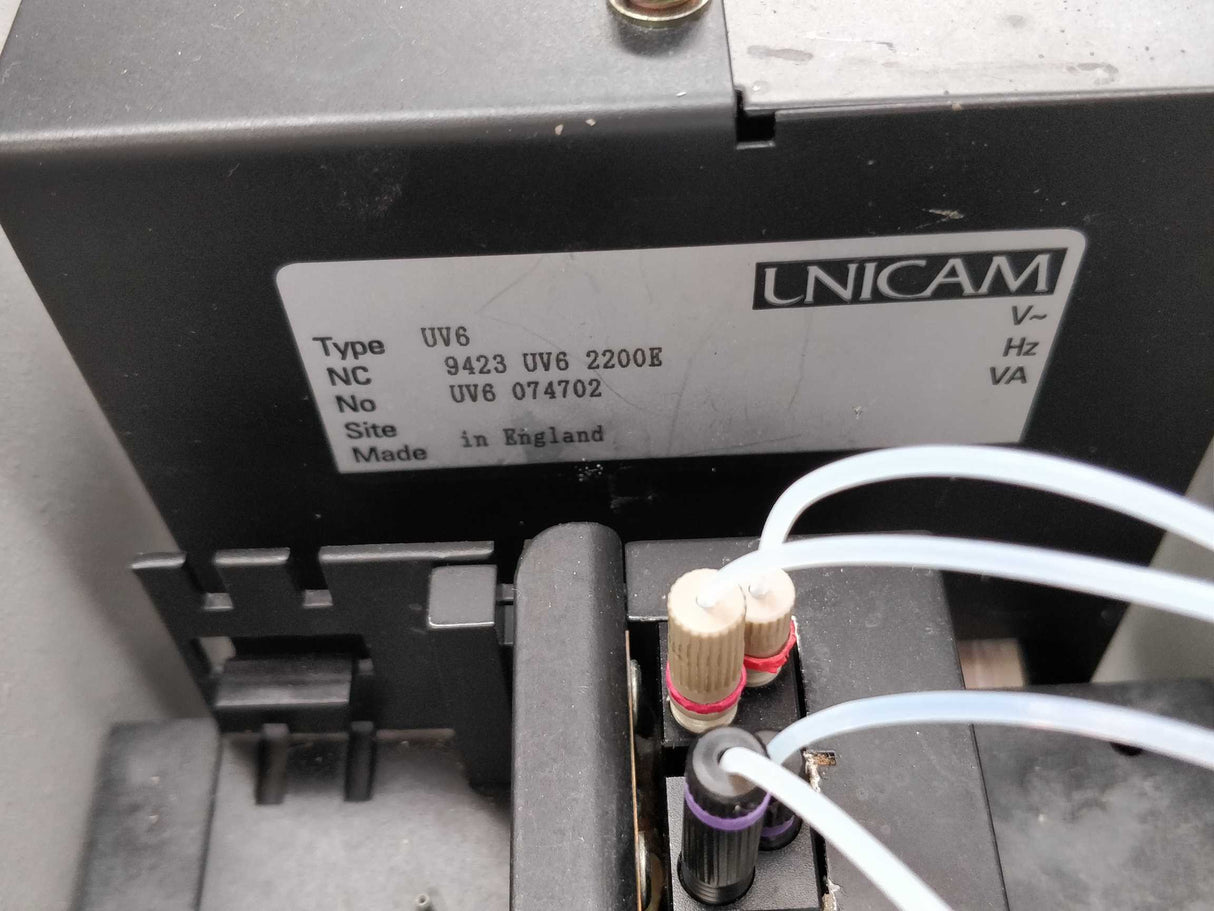 Unicam UV530 Spectrophotometer with 176.700-QS & PCP490
