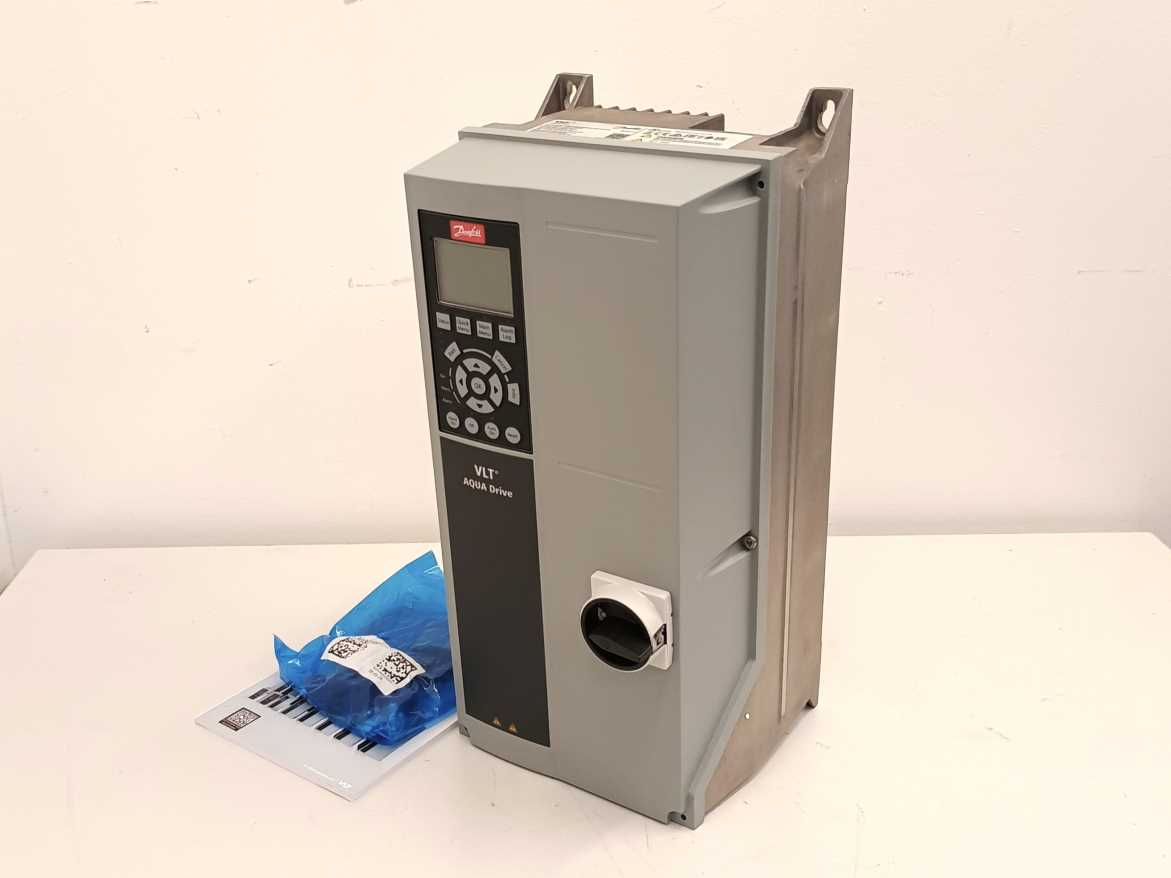 Danfoss 131U2878 VLT Aqua Drive FC-202PK37T4Z55H1XGX1OXSXXXXAXBXCXXXXDX