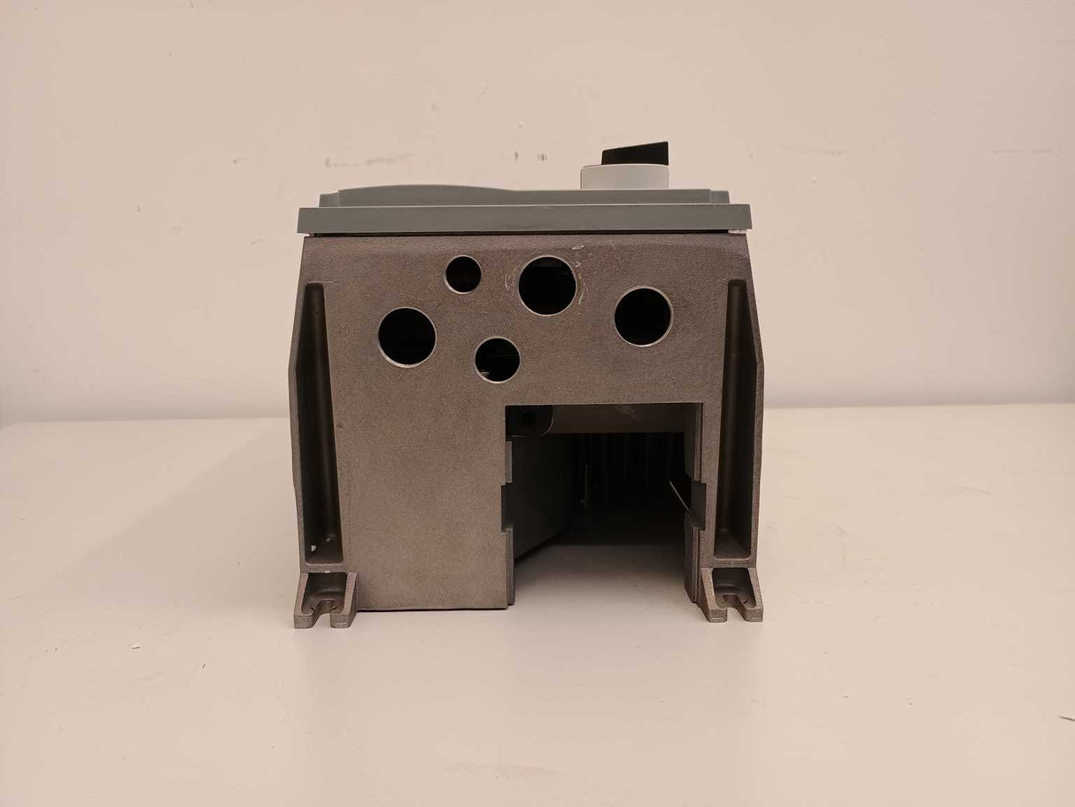 Danfoss 131U2878 VLT Aqua Drive FC-202PK37T4Z55H1XGX1OXSXXXXAXBXCXXXXDX