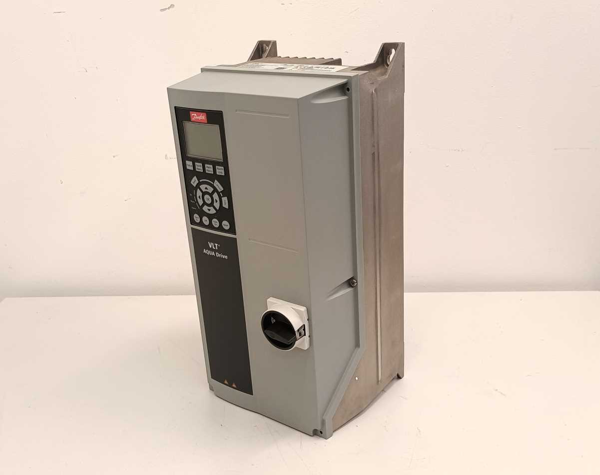 Danfoss 131U2878 VLT Aqua Drive FC-202PK37T4Z55H1XGX1OXSXXXXAXBXCXXXXDX