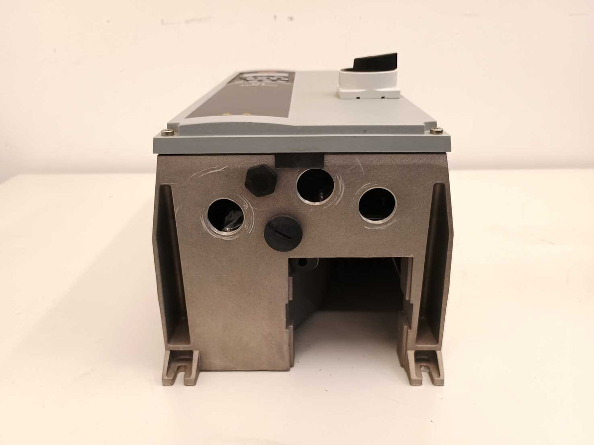 Danfoss 131U2878 VLT Aqua Drive FC-202PK37T4Z55H1XGX1OXSXXXXAXBXCXXXXDX