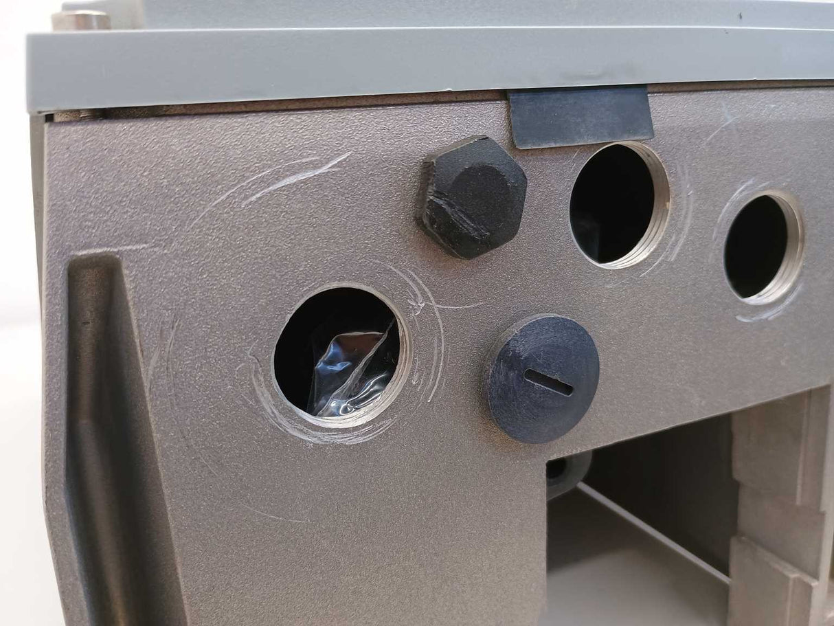 Danfoss 131U2878 VLT Aqua Drive FC-202PK37T4Z55H1XGX1OXSXXXXAXBXCXXXXDX