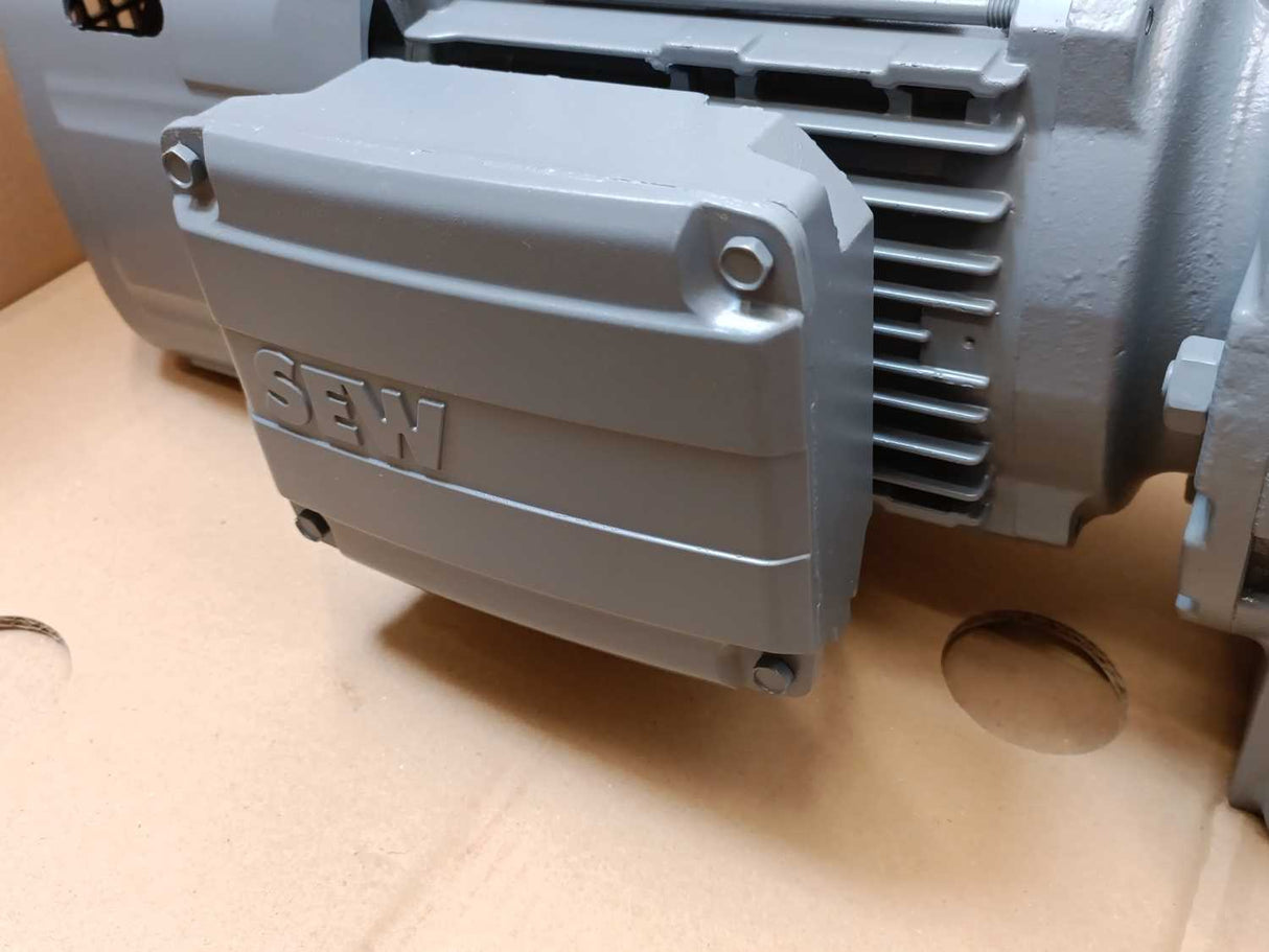SEW-EURODRIVE  KA77/T DRN90S4/BE2HR Helical-bevel gearmotor