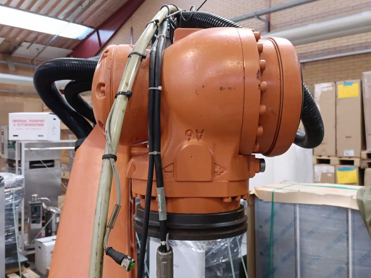 KUKA KR180 (2000) floor 800520, Heavy Duty Robot w/ KR C2 Controller,