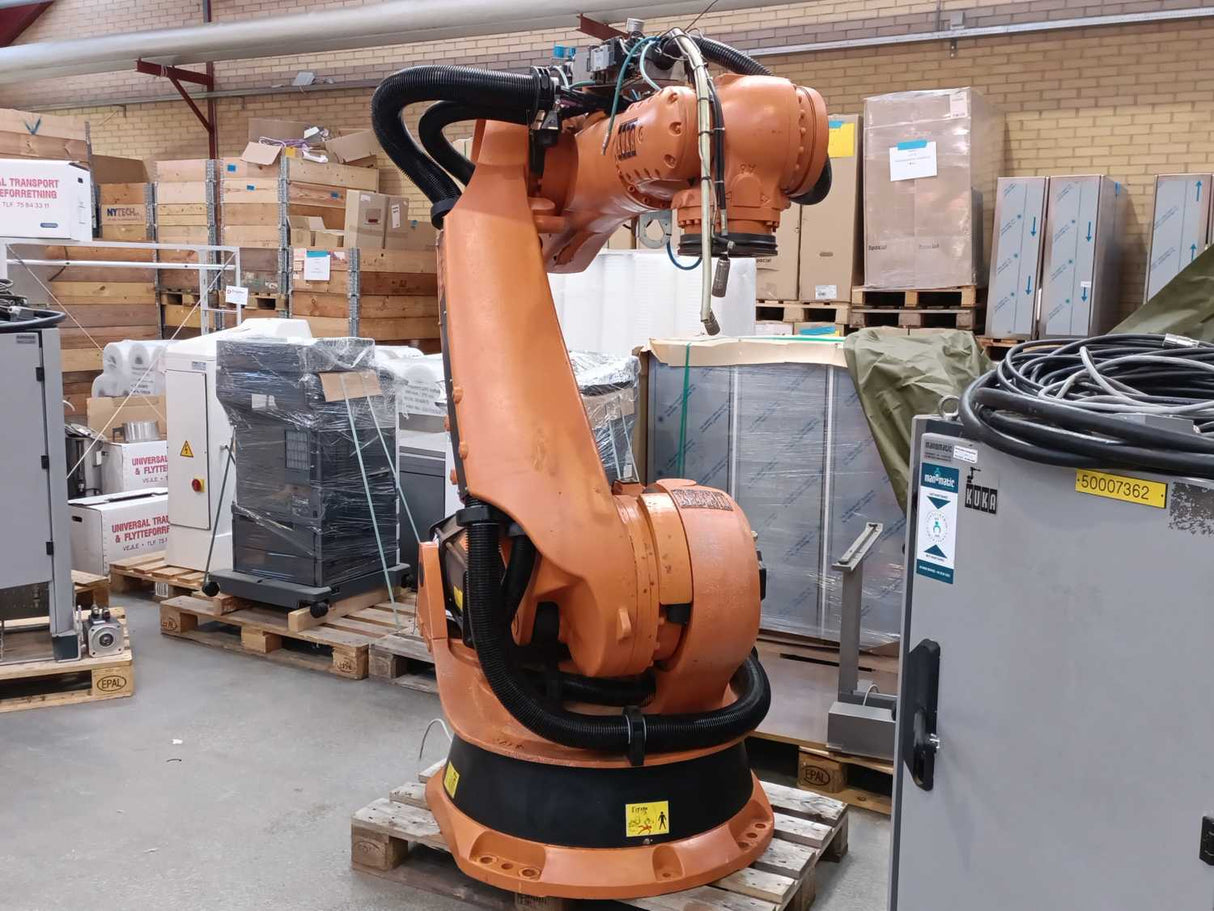KUKA KR180 (2000) floor 800520, Heavy Duty Robot w/ KR C2 Controller,