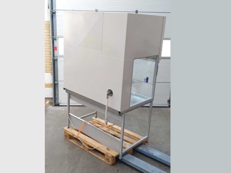 Holten LaminAir HVR 2448 Laminar Air Flow Cabinet, EU Buyers Only