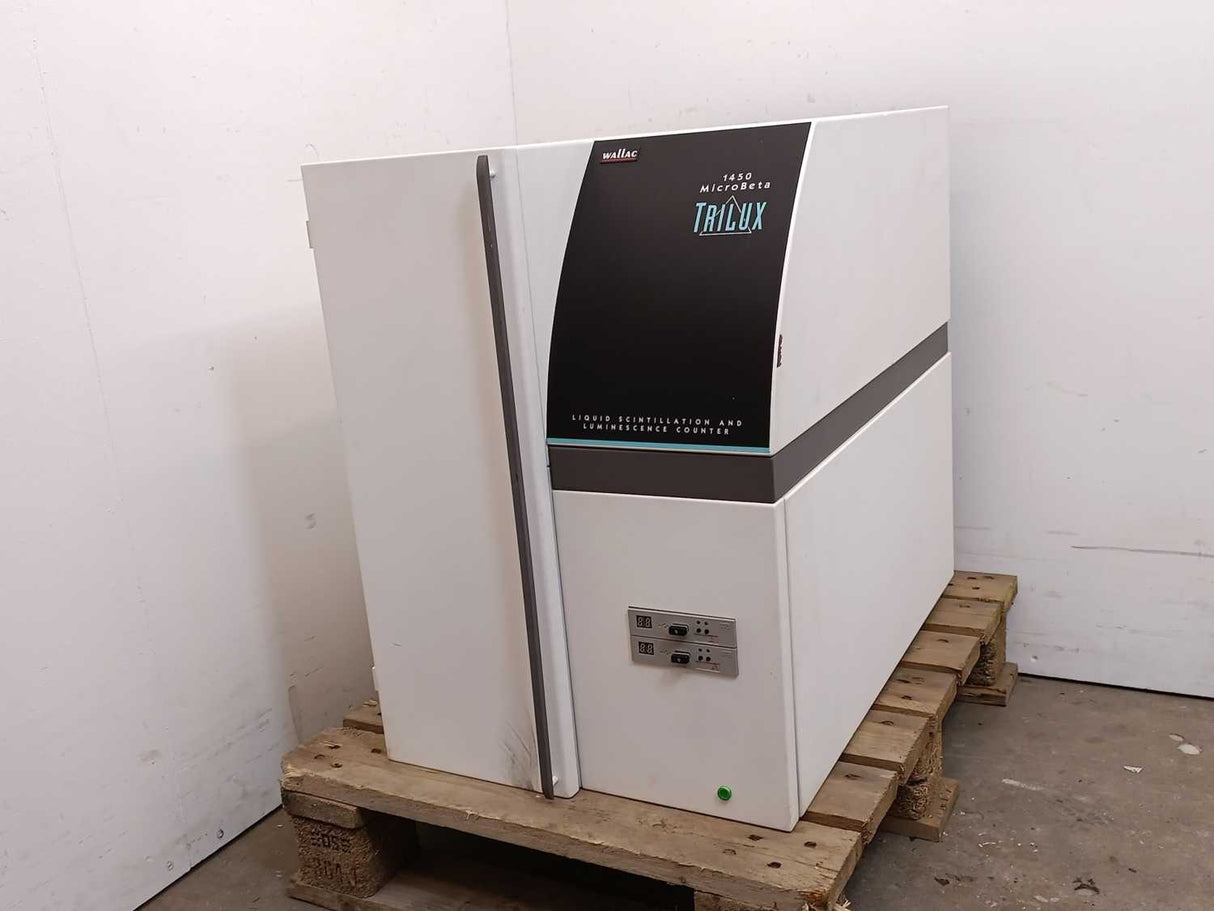 Wallac 1450-021 1450 MicroBeta TriLux Liquid Scintillation Counter
