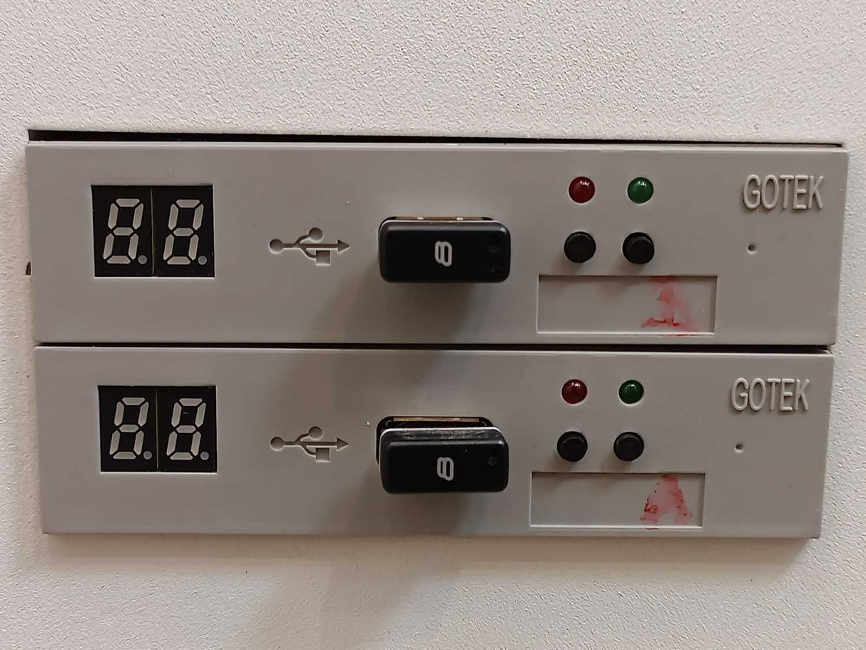 Wallac 1450-021 1450 MicroBeta TriLux Liquid Scintillation Counter