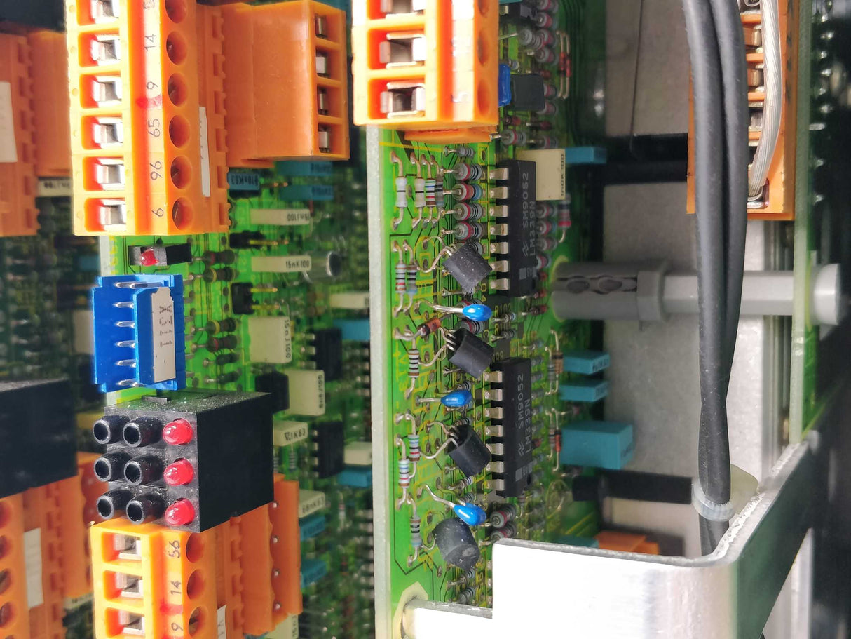 Siemens 6SC6101-4B-Z Simodrive Z=5XA20+G10XV12+N12+N23+C02