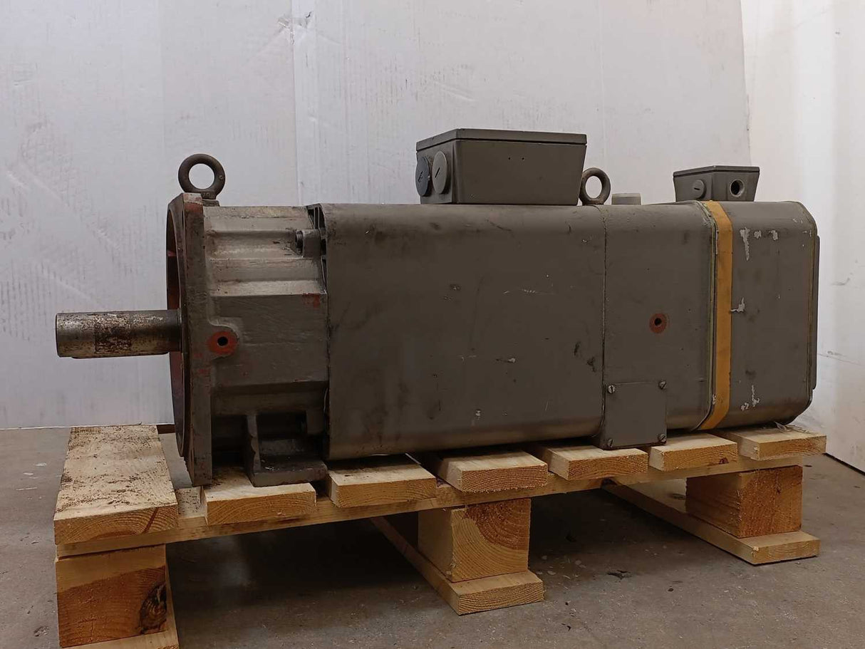 Siemens 1PH5131-4CG49-Z AC Servo Spindle Motor 12/18kW w/ 2CW8166-8 Cooling Fan